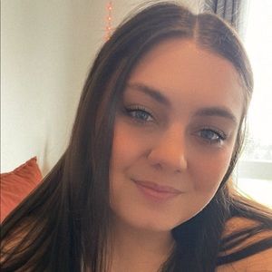 Meet your Posher, Naomi